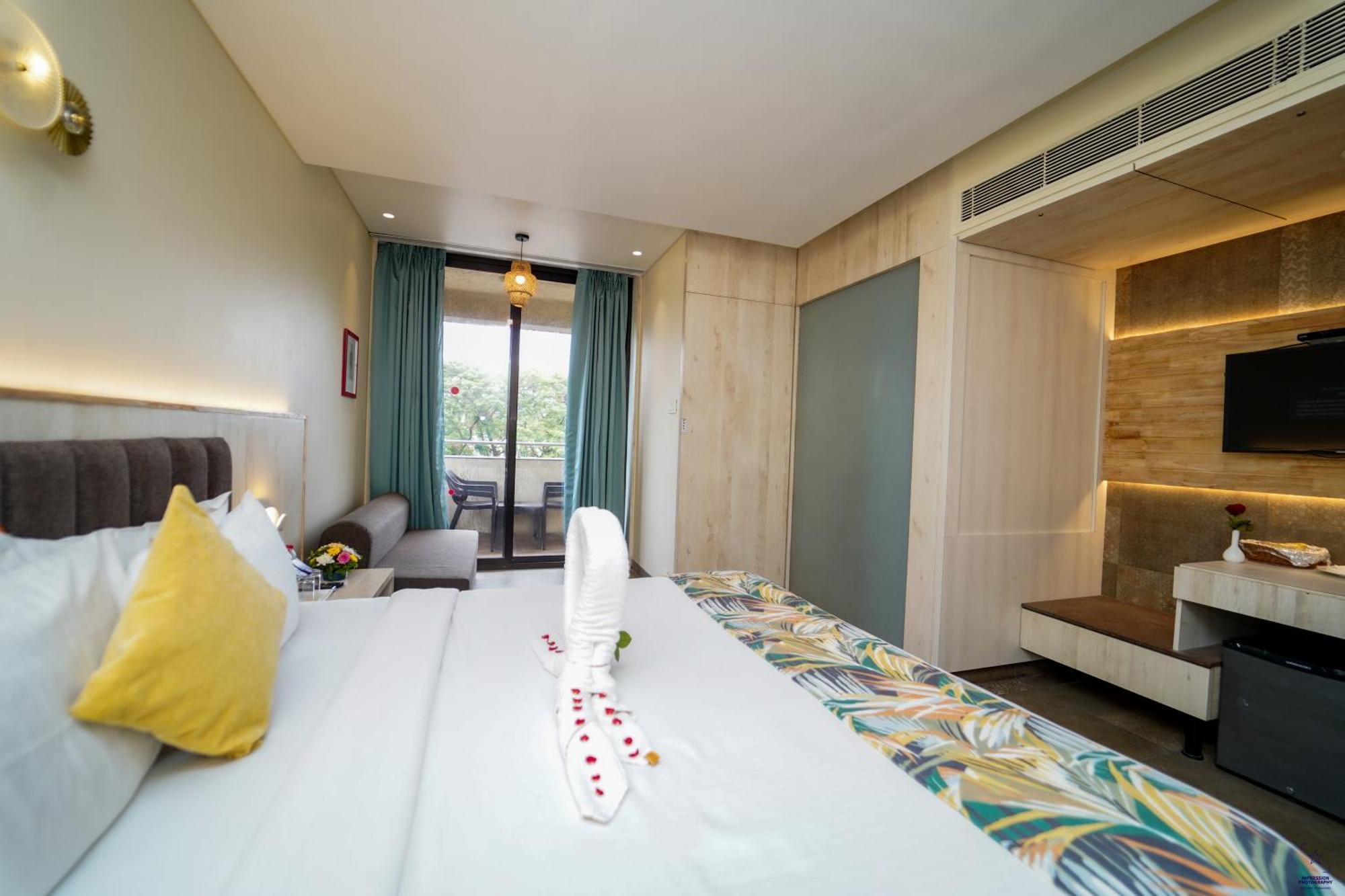 Hotel Citrus Prime Candolm, Goa Candolim Exterior photo